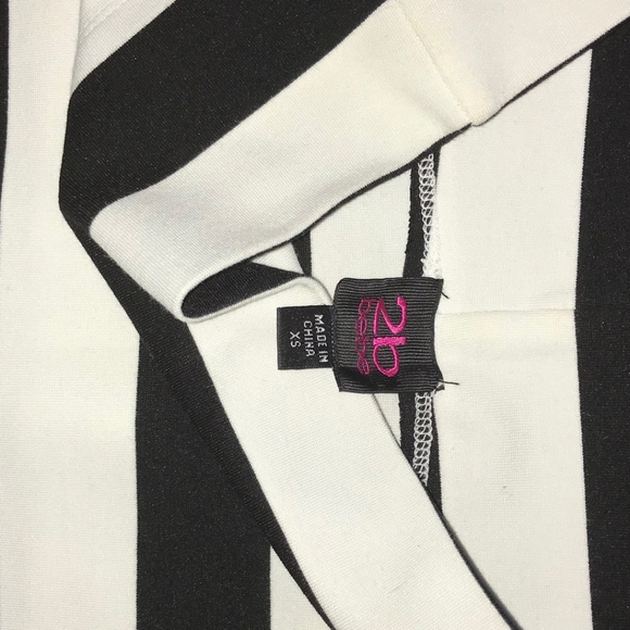 BEBE Wide striped pencil skirt size xsmall - Picture 7 of 8